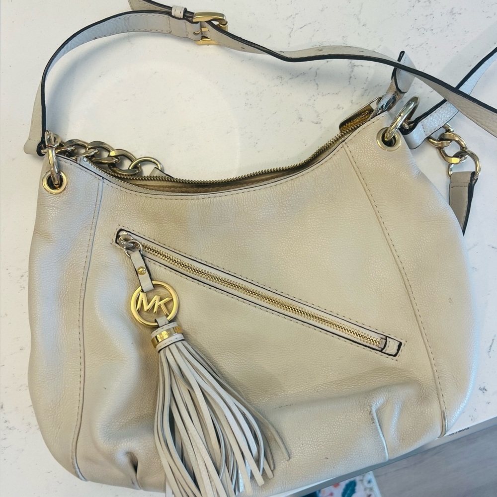 Michael Kors pebble leather off white shoulder bag - Picture 6 of 6